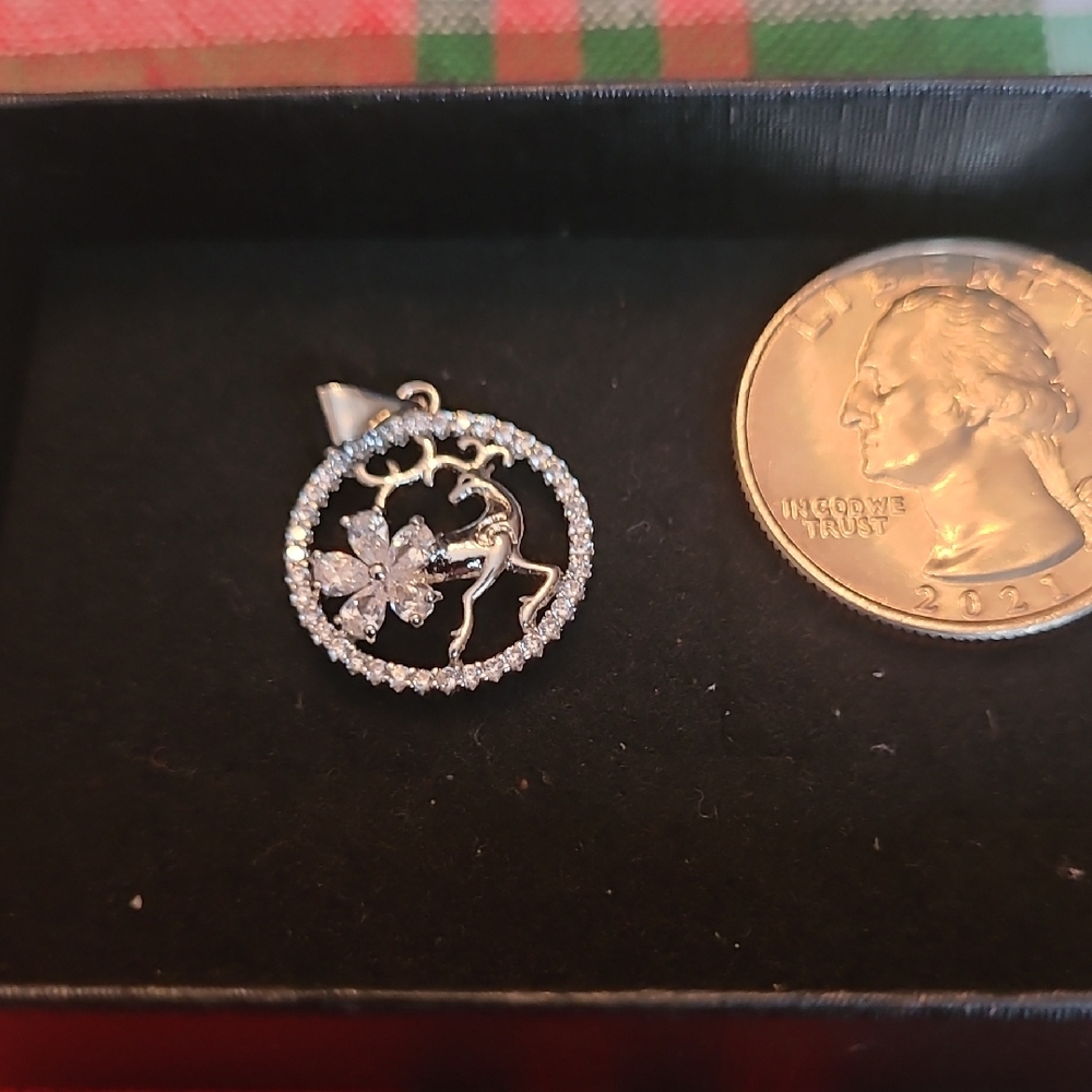 Pretty Bird White Gold Butterfly Circle Pendant